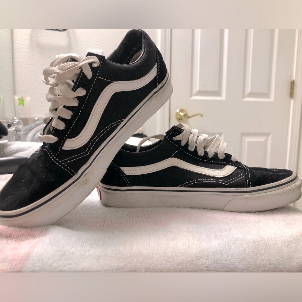 Old School Vans Woman’s 7.5